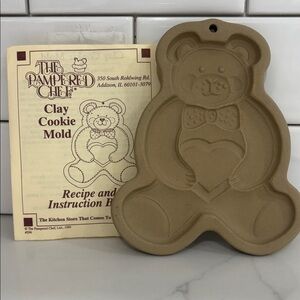 The Pampered Chef‎ 1991 Teddy Bear Clay Cookie Mold w/ Recipe Book – Vintage